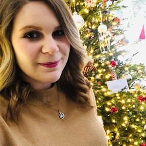 Meet your Posher, Denise